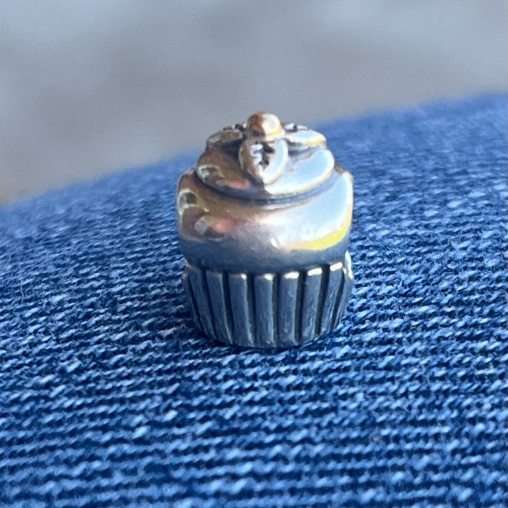 Authentic Pandora Cupcake Charm